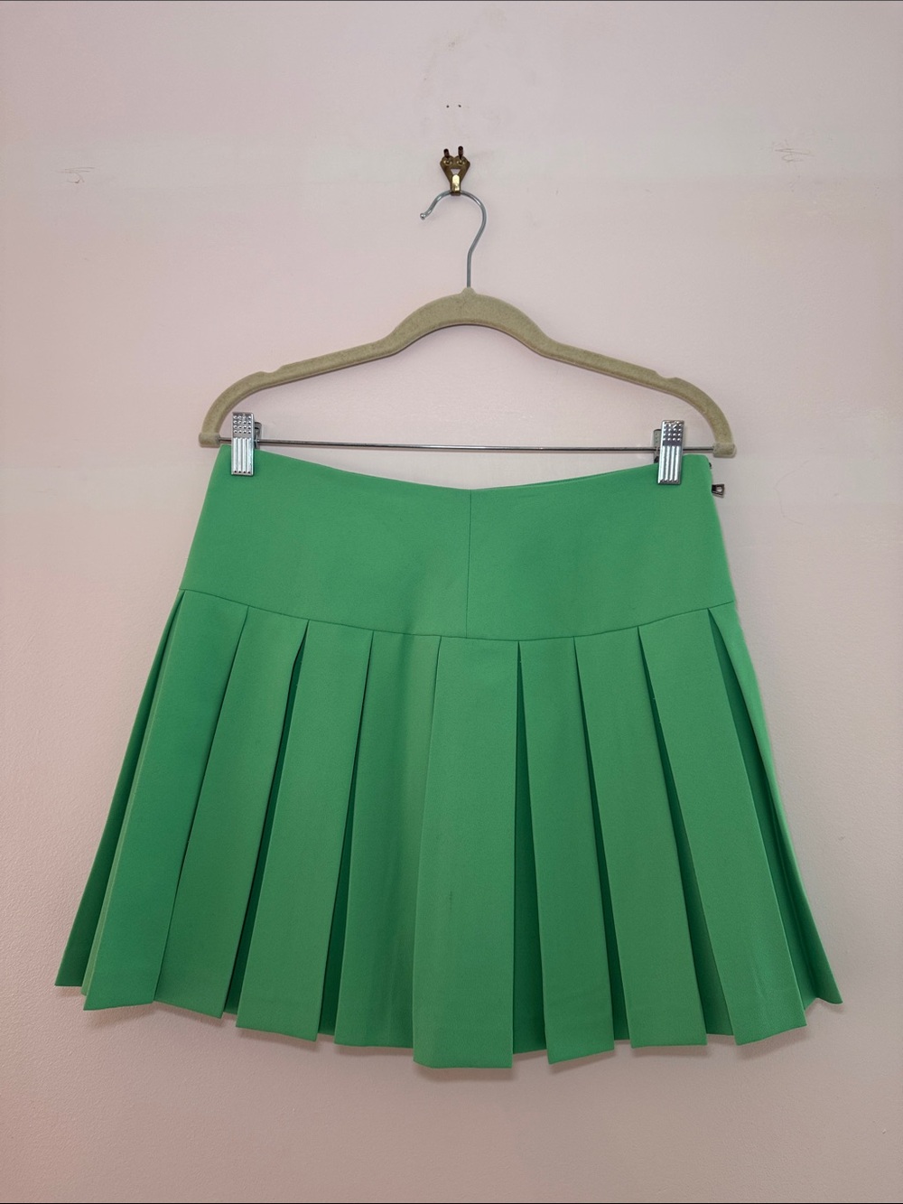 Alice and Olivia Green Pleated Mini Skirt - Sz 6
